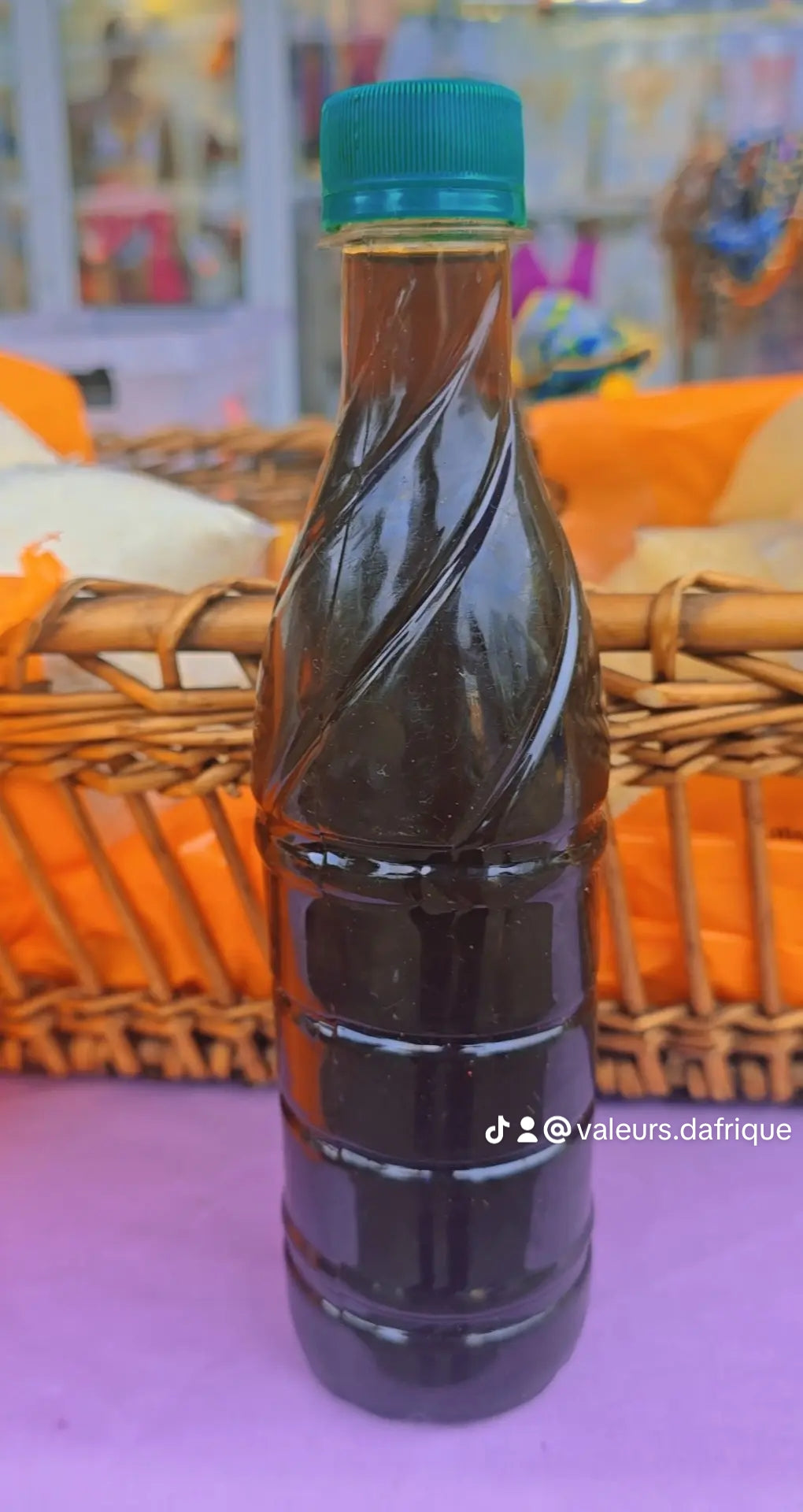 Huil de palmiste noir